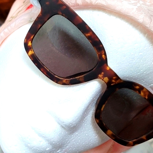 NWT Adidas Women's Square Tortoiseshell Frame and Green Lenses Sunglasses - Picture 2 of 11